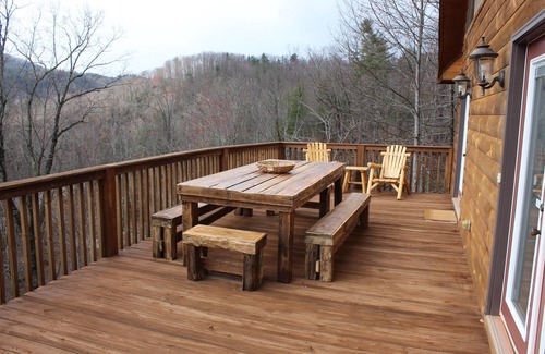 Lenoir House | Waterfalls Rd Cabin -Close to Downtown Blowing Rock