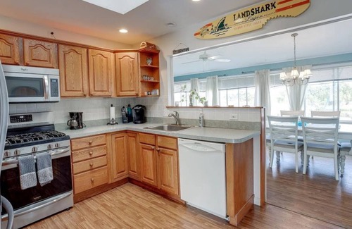 Osborn Island House | Waterfront Home with Beautiful Views of the Bay and Nature