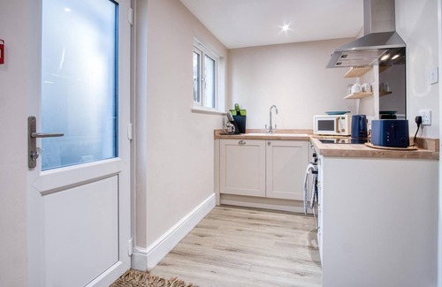 Wiseman's Bridge Apartment | Waterfront 1 - 1 Bedroom Apartment - Wisemans Bridge