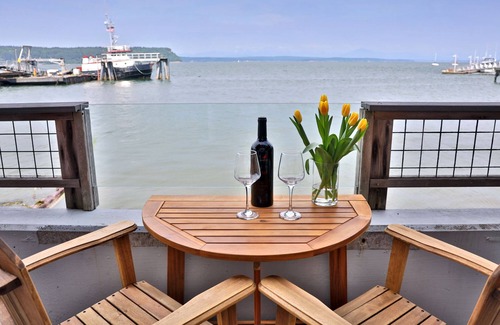 Langley Condo | Waterfront 1 bedroom condo - private deck offering spectacular views
