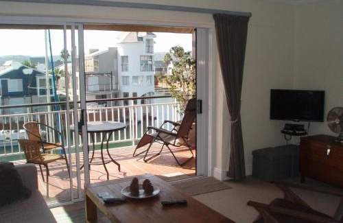 Knysna Central Apartment | WATERFRONT 15 QUAY WEST