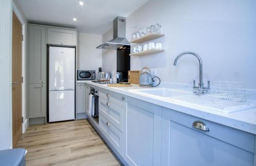 Wiseman's Bridge Apartment | Waterfront 2 - 2 Bedroom Apartment - Wisemans Bridge