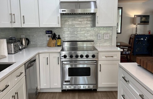 Brunswick House | Waterfront 2 bed 2bath on a beautiful tidal cove close to Bowdoin & the Islands