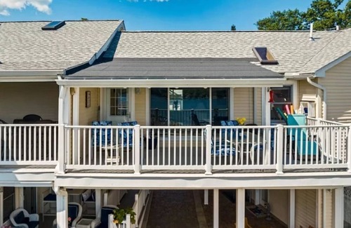 Winnisquam Condo | Waterfront 2-bedroom condo on Lake Winnisquam, in quaint Tilton.