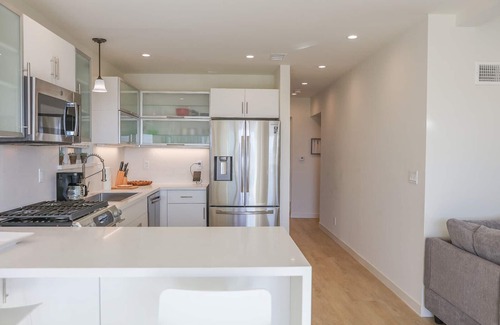 Playa Del Rey House | Waterfront 2BDRM with Patio in Playa Del Rey