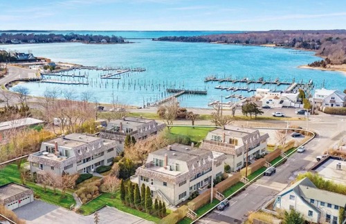 Sag Harbor Condo | Waterfront 2BR/3BA Sag Harbor Village Rooftop Penthouse