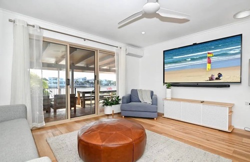Warana House | Waterfront 3 B/Room, 6 Guests - Light, Relaxed ZC7
