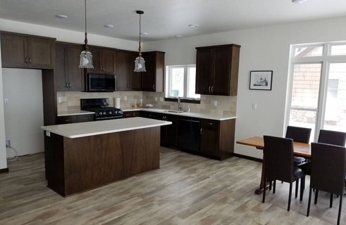 Sturgeon Bay House | Waterfront 4 b.r./3 ba/beaches/fishing/sunsets/wineries/lighthouses/state parks