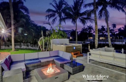 Deerfield Beach Villa | Waterfront 6BR Heated Pool Jacuzzi Close To Beach