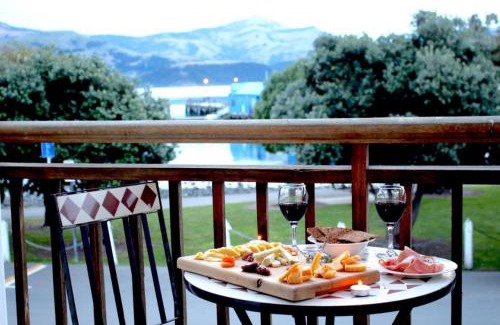 Akaroa Apartment | Waterfront Akaroa Retreat with Harbour Views & Balcony