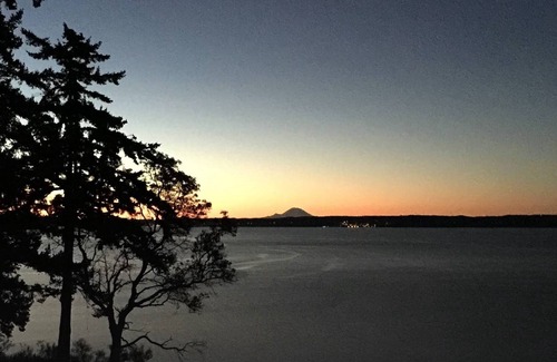 Camano Island House | Waterfront AND tucked in the woods! Such a great escape.