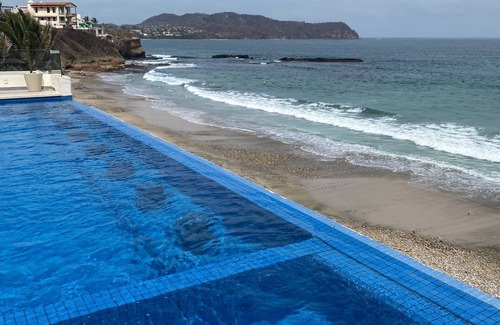 Punta Negra Apartment | Waterfront apartment on Careyeros beach