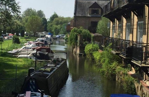 St Neots Apartment | Waterfront Apartment In The Heart Of St Neots