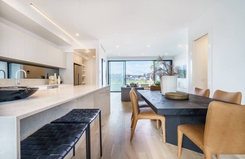 Safety Beach Villa | Waterfront at Martha Cove Premium Poolside Luxury