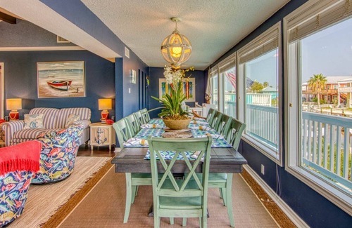 City-by-the Sea House | Waterfront at Off The Charts