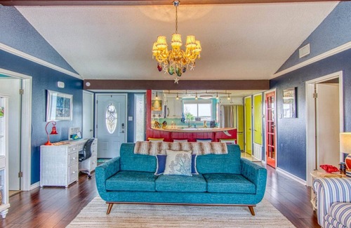 City-by-the Sea House | Waterfront at Off The Charts