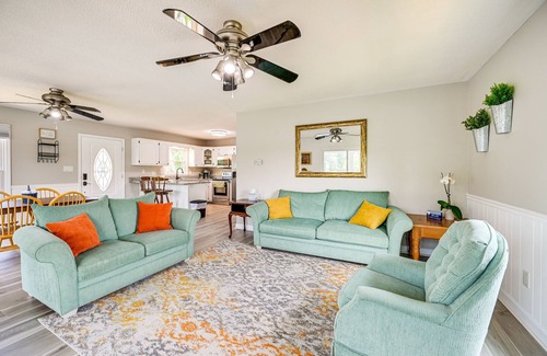 New London House | Waterfront Badin Lake Getaway: Boat Dock, Fire Pit