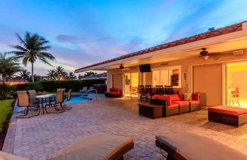 Garden Isles House | Waterfront - Beach, Heated Pool, Hot Tub, Kayak and SUP's