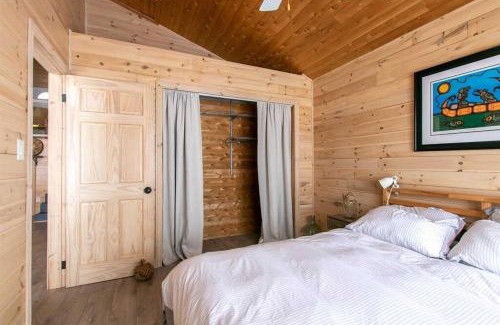 Northern Bruce Peninsula Ski Chalet | *WATERFRONT*BEAUTIFUL MODERN TOBERMORY COTTAGE