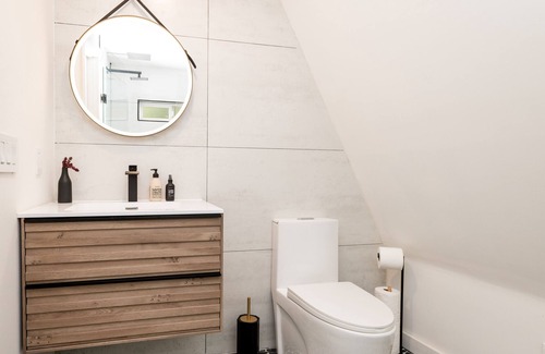 Olympia Cottage | Waterfront Bella Vista A-Frame | Pets Welcomed - Your Dream Retreat