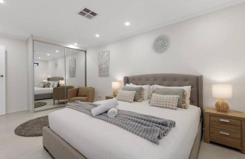 Buff Point House | Waterfront Bliss Stunning Views with Kayaks