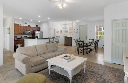 Homosassa Villa | Waterfront! Boat dock available for, families welcome!