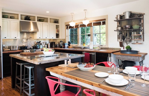 Waldoboro House | Waterfront, Breathtaking Views, Patio Fireplace, Chefs Kitchen, HGTV remodel