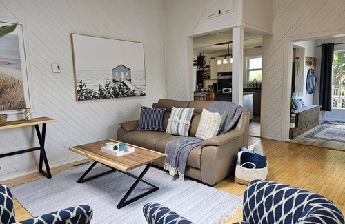 Saint-Andre-Avellin Ski Chalet | Waterfront