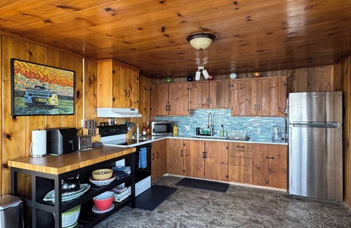 Eastsound House | Waterfront Cabin Home with SPECTACULAR View! (*Seasonal solar pool)