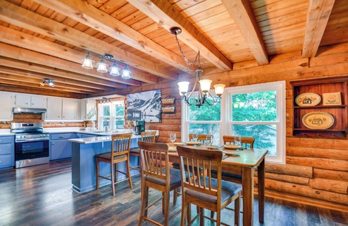 Eatonton Cabin | Waterfront Cabin on Lake Sinclair w/Private Dock!