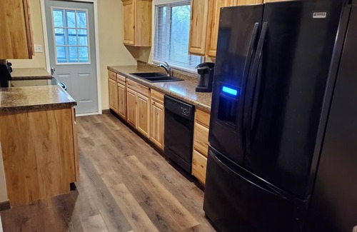 Ozark Cabin | Waterfront cabin on the beautiful Lake of Egypt!