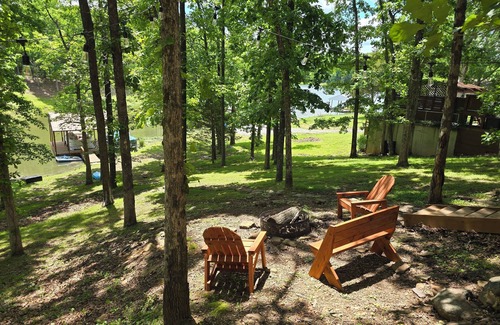 Ozark Cabin | Waterfront cabin on the beautiful Lake of Egypt!