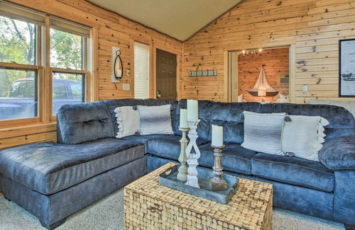 Detroit Lakes Cabin | Waterfront Cabin in Detroit Lakes w/Deck+Yard