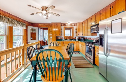 Greenville Cabin | Waterfront cabin w/outdoor firepit, dock, and lake views - dogs welcome
