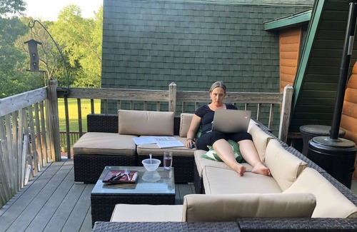 Poynette Cabin | Waterfront cabin with hot tub