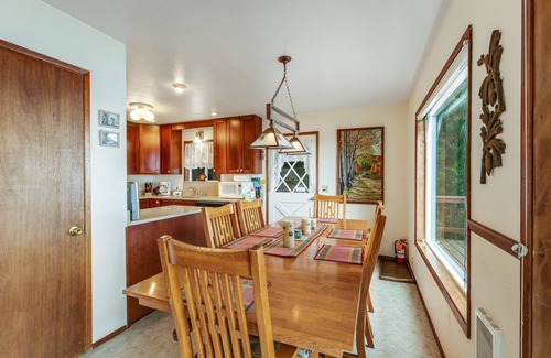 Eastsound Cottage | Waterfront cabin with hot tub, WiFi, deck, & wildlife views - dog-friendly