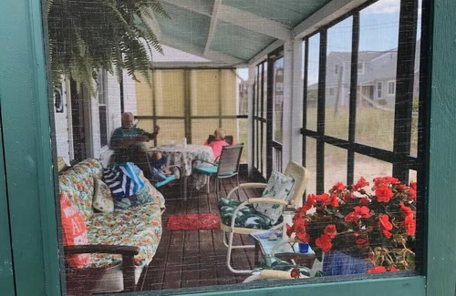 New England Cottage | Waterfront Charming 4 Bedroom Cottage with AC, WiFi & Beach in Serene Old Lyme