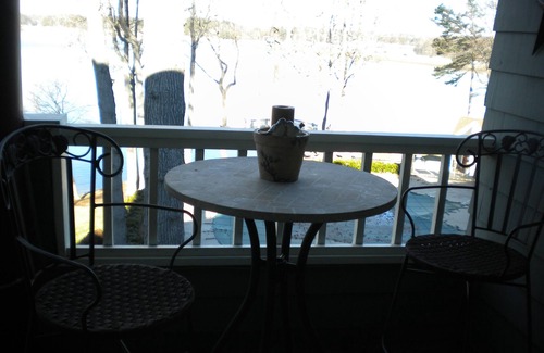Mount Mourne Condo | Waterfront Condo Monthly Rental, Davidson NC