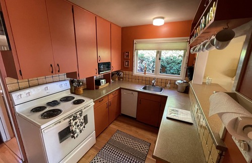 Regional District of Nanaimo Cottage | Waterfront Cottagen* WINTER MONTHLY AND WEEKLY RATES*