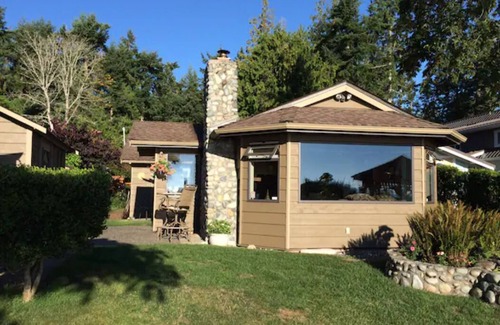 Regional District of Nanaimo Cottage | Waterfront Cottagen* WINTER MONTHLY AND WEEKLY RATES*