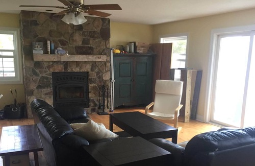 Lanark Highlands Cottage | Waterfront Cottage 1 hr from Ottawa