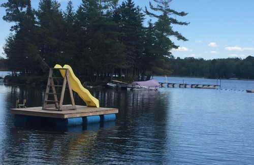 Lanark Highlands Cottage | Waterfront Cottage 1 hr from Ottawa