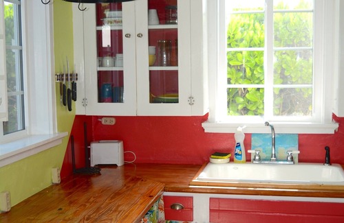 Spanish Wells Cottage | Waterfront Cottage in Spanish Wells' protected harbor