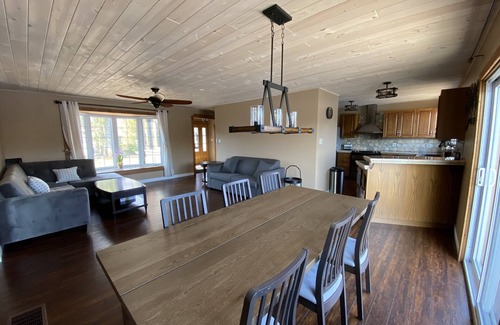 Bracebridge Cottage | Waterfront cottage on quiet Spence lake Muskoka