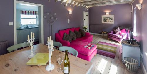 Aldeburgh House | Waterfront Cottage