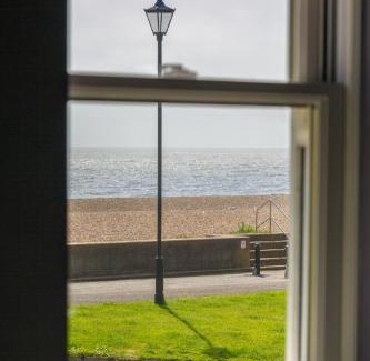 Aldeburgh House | Waterfront Cottage