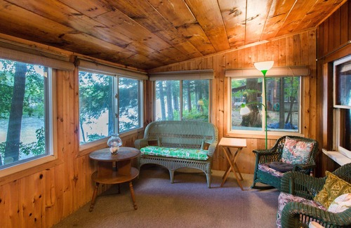 Lake Luzerne-Hadley Cottage | Waterfront Cottage (Hudson River) Southeast Adirondacks