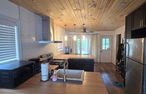 Plaisance Cottage | Waterfront Cottage in Plaisance National Park - Pet Friendly