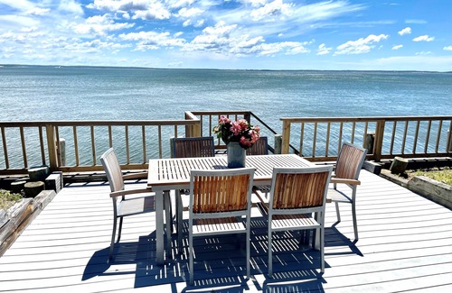 Laurel House | Waterfront Cottage in Long Island Wine Country