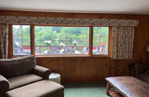 Weare Cottage | Waterfront cottage on Lake Horace!